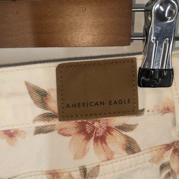 AMERICAN EAGLE Floral Cuffed Denim Jean Shorts - Picture 7 of 7